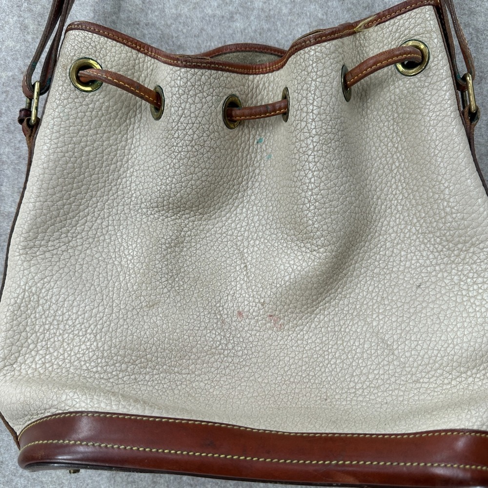 Dooney & Bourke Vintage Off‎ White Leather Drawstring Bucket Shoulder Bag - Picture 5 of 10